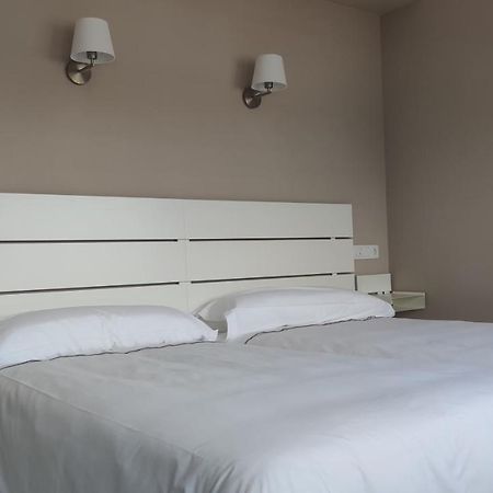 Hotel Roman Naveces Ngoại thất bức ảnh
