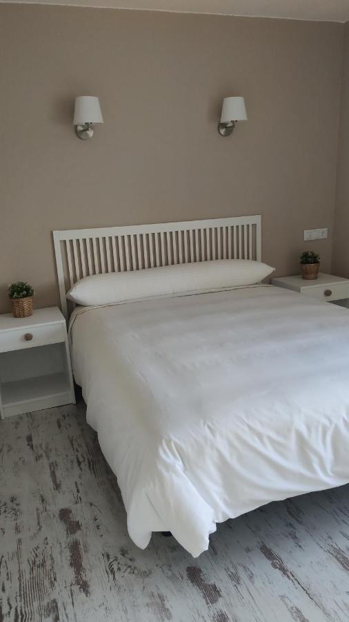 Hotel Roman Naveces Ngoại thất bức ảnh