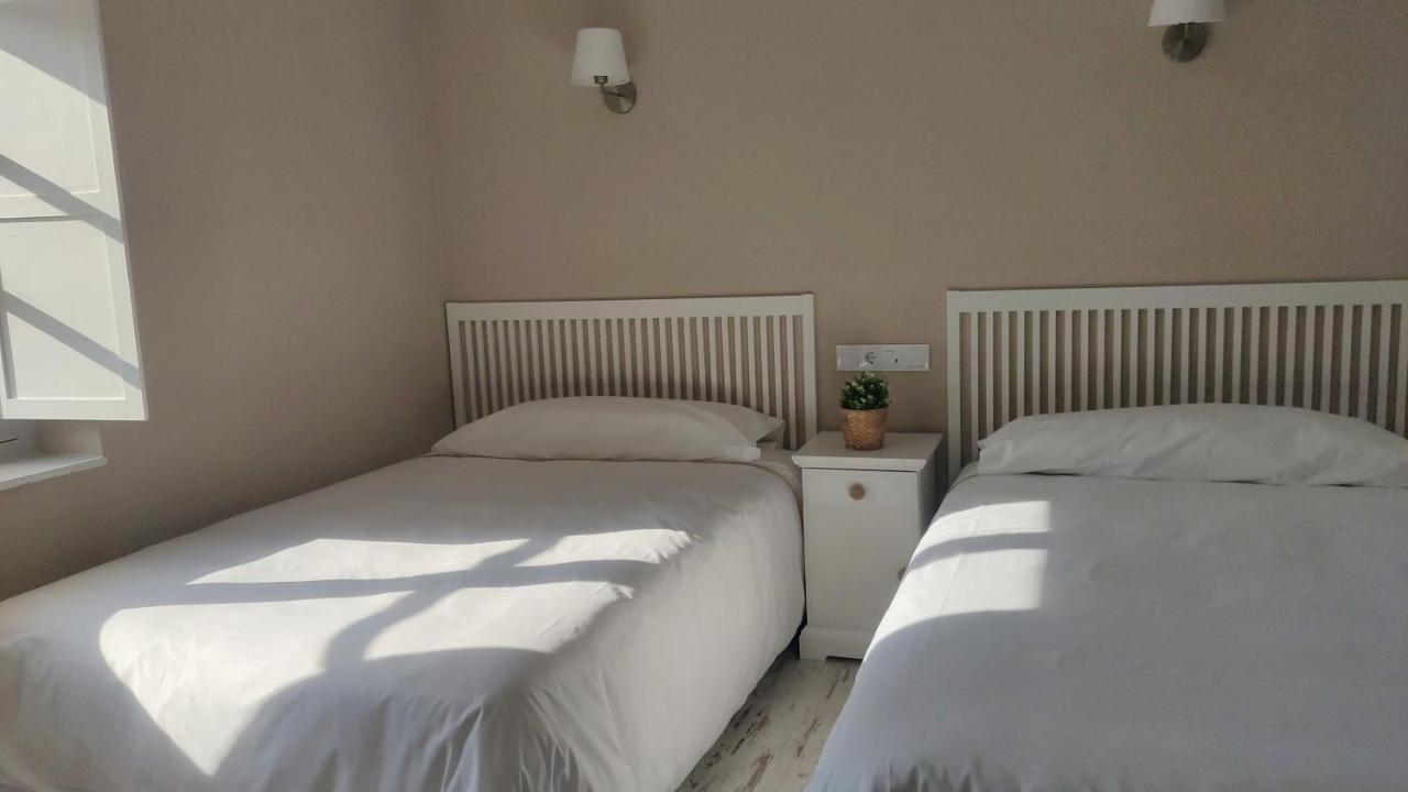 Hotel Roman Naveces Ngoại thất bức ảnh